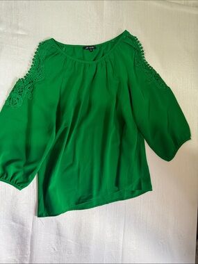 Ann Michell Emerald Green Cold-Shoulder Blouse with Crochet Detail0040